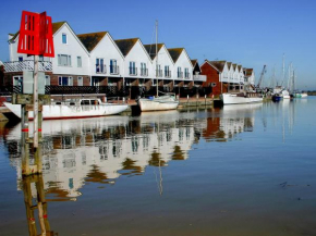 17 The Boathouse, Rye